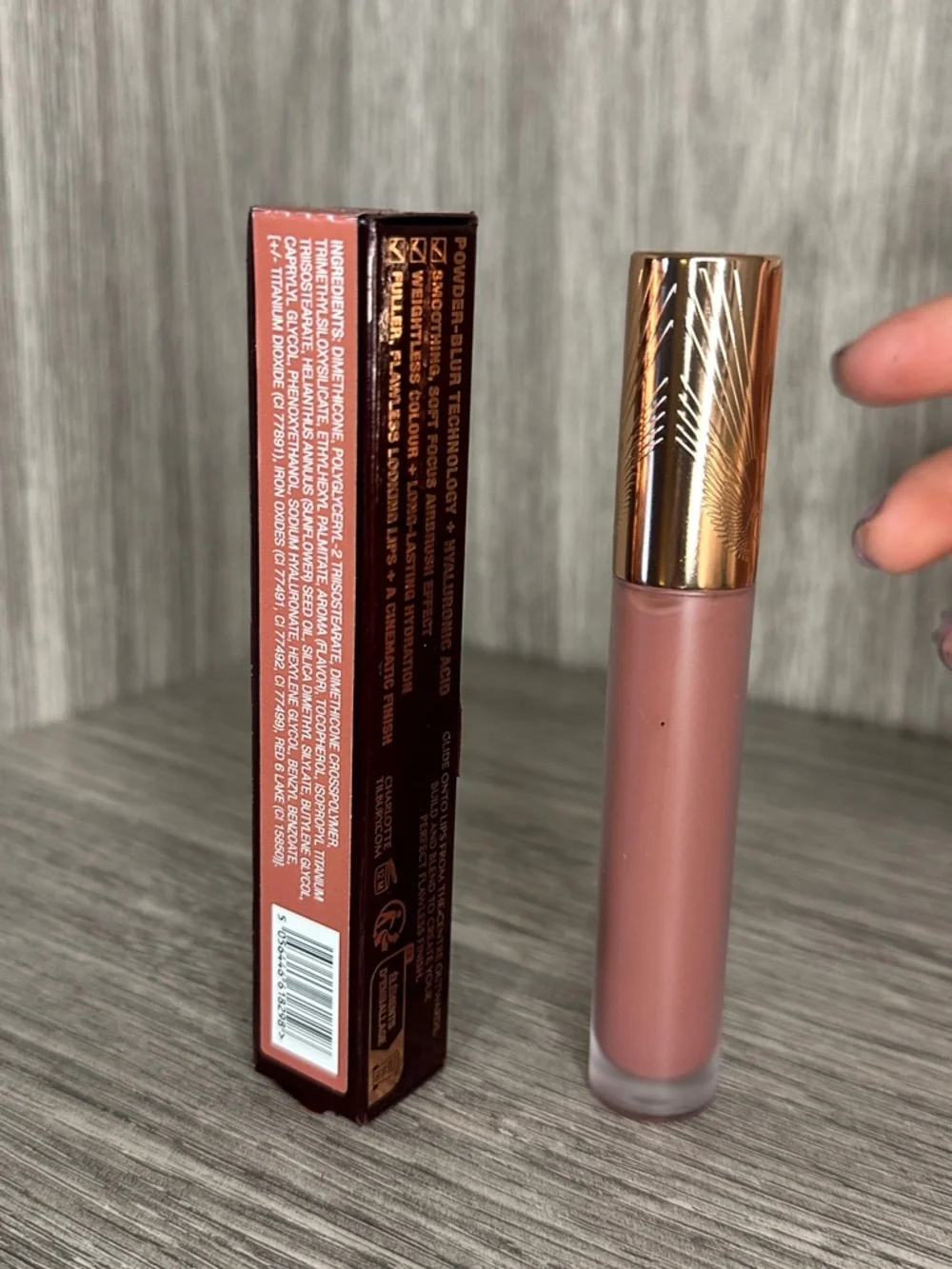 Charlotte Tilbury Airbrush Lip Blur Liquid Lipstick - Pillow Talk Medium Blur